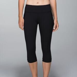 Lululemon Black Illumina Crop Leggings Pockets Size 4